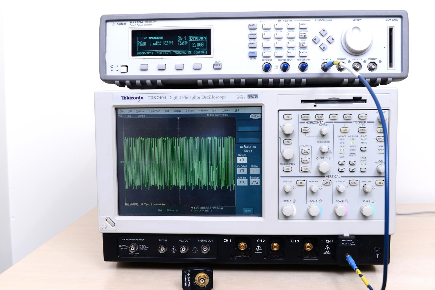 Tektronix TDS7404(OPT:4M ST HT3 JA3 HT3v1.3) 4GHz 20 GS/s
